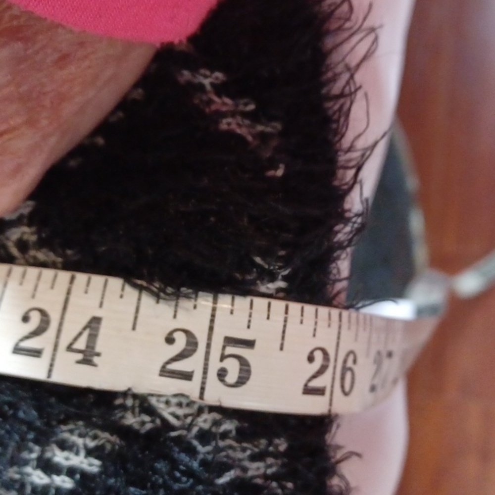 August Silk Chic Black Diamond Pattern Women's Sw… - image 7